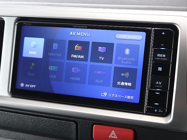 BluetoothやCD、DVD、TVなど使用可能で運転中も快適に過ごせます！！