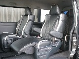 後部座席も前席同様にオリジナルシートカバーを装備しております！
