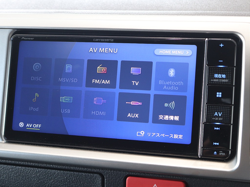 BluetoothやCD、DVD、TVなど使用可能で運転中も快適に過ごせます！！