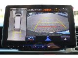 ３６０度車両周辺が確認可能なパノラミックビューモニターも装備！　画面切り替えでフロント左右の確認も可能です♪