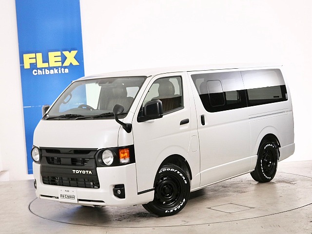 新車　ハイエースバン　Ｓ－ＧＬ　特別仕様車【ダークプライムⅡ】　５人乗り４ナンバー登録　ガソリン２ＷＤ　ＦＬＥＸオリジナル内装アレンジ【Ｖｅｒ４　ｂｙ　ＫＮＯＴ　ＲＥＣＯＲＤＳ】！