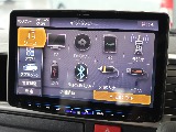 BluetoothやCD、DVD、TVなど使用可能で運転中も快適に過ごせます！