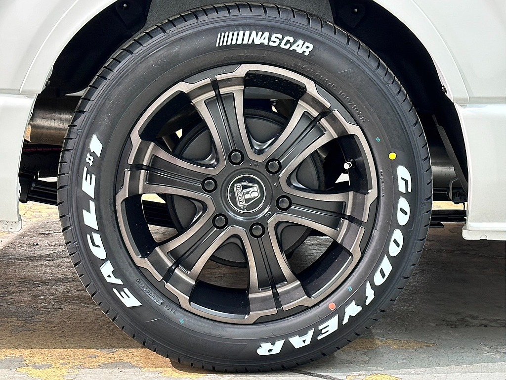 17in　FLEXオリジナル　バルベロディープス　アルミホイール×GOODYEAR　ナスカータイヤ！