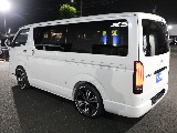 新車ハイエースＶダークプライムⅡ２０００ガソリン２ＷＤ床張りベットＫＩＴパッケージ完成！！アルパイン１１インチナビビルトインＥＴＣ２．０装備！！ＦＬＥＸオリジナルパーツ多数装備済！！