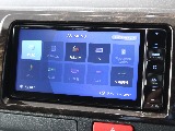 BluetoothやCD、DVD、TVなど使用可能で運転中も...