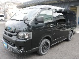 新車ハイエースワゴンＧＬ４ＷＤファミリーに好評のNEWＡＳシートアレンジ車両入庫！！人気のアゲ系カスタムブラックエディション！！アルパイン１１インチナビ１２．８フリップダウンＥＴＣ２．０装備済！！