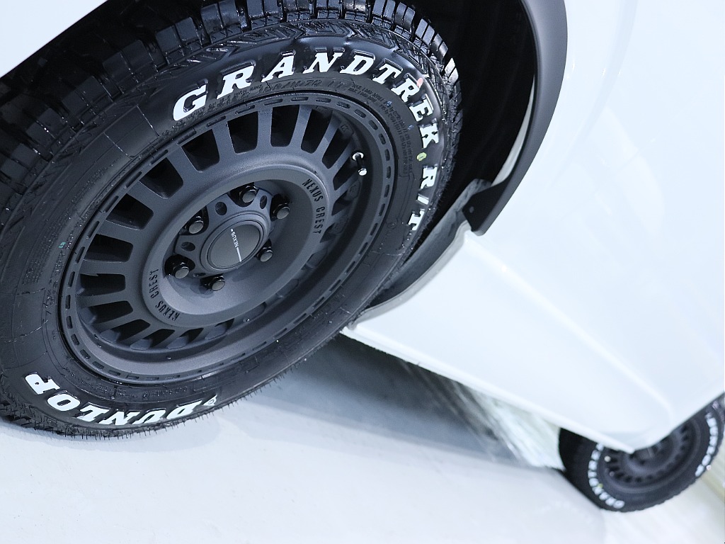 足元はNC-1　16インチアルミホイール付き！