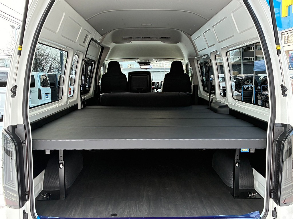 フローリング施工済みの車両となっております！