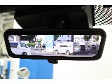 後続車両の確認も安心なデジタルインナーミラー完備！
