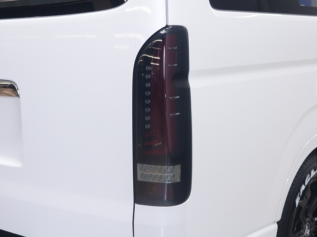 トヨタ ハイエースバン(30枚目)