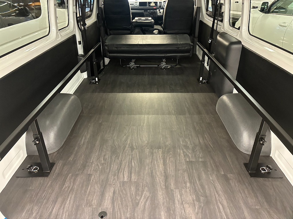 トヨタ ハイエースバン(35枚目)