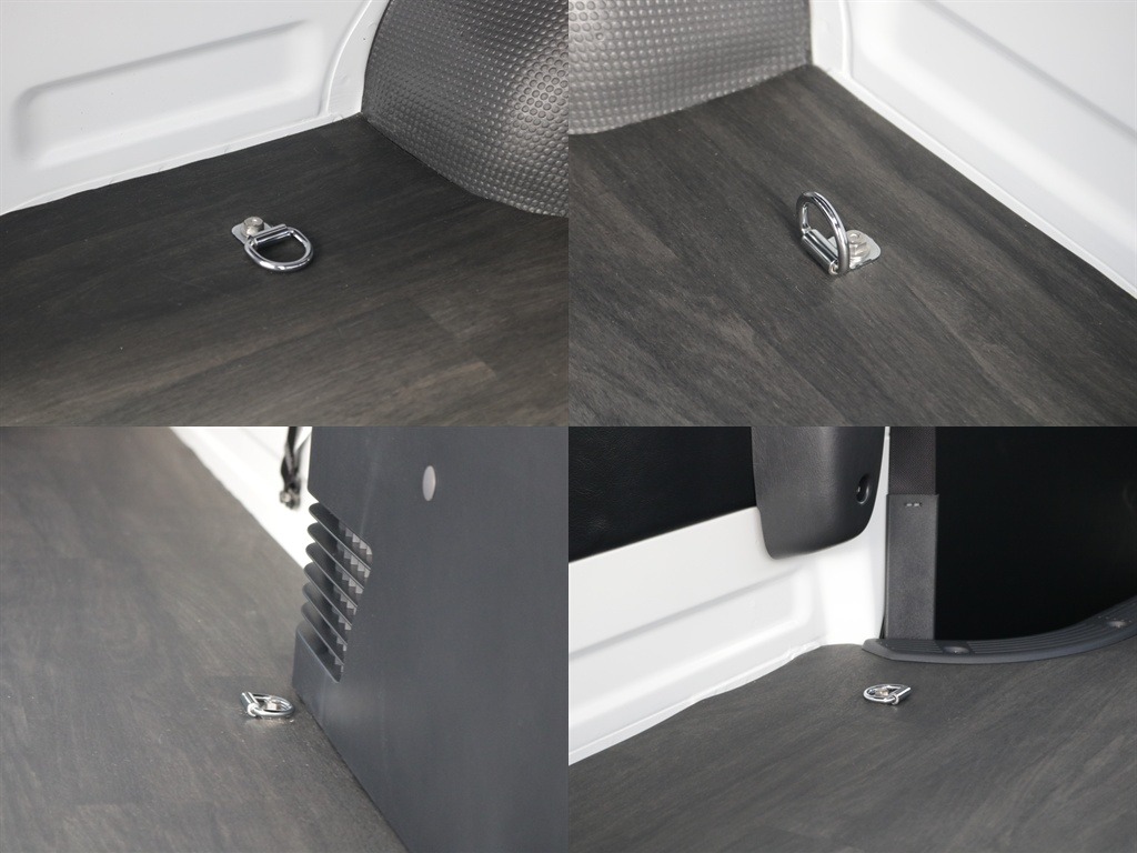 純正のタイダウンフックも付いております