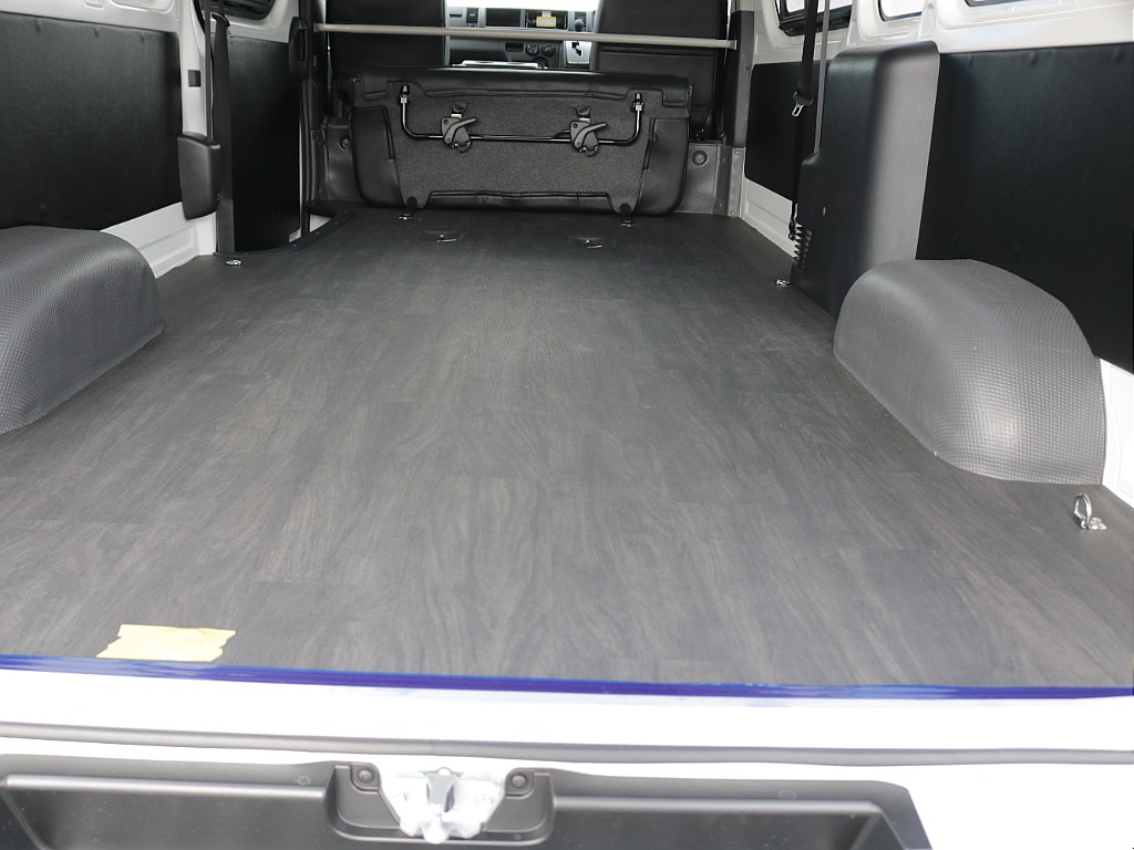 床張り施工で見た目もGOOＤですしお手入れも楽々です！