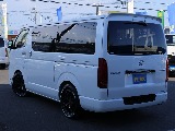 FLEXオリジナルパーツ満載のリア周り☆ リアスポイラーには見た目だけでなく、カメラに雨がつかないよう防いでくれます♪