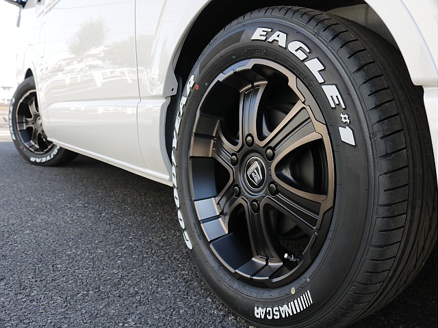 オリジナルバルベロディープス１７インチアルミ装着済み！！