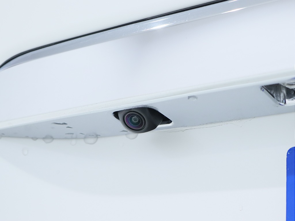 バックカメラはもちろん付いております！