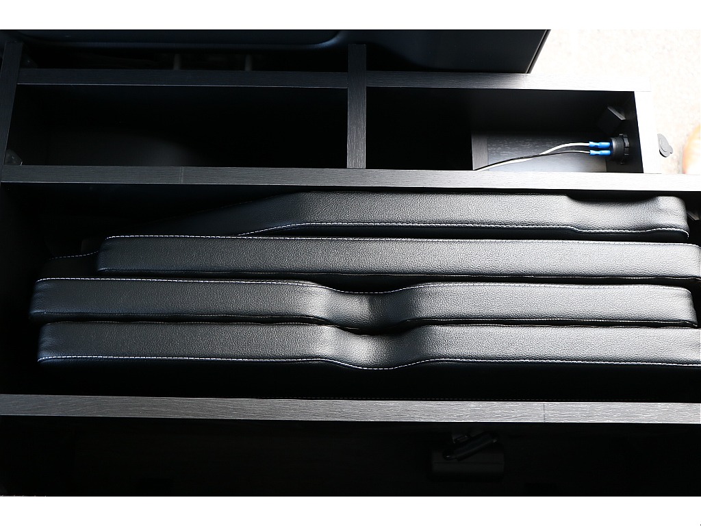 外したマットの収納も可能！