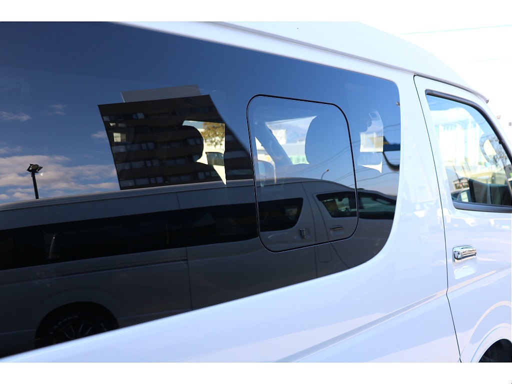 小窓付き窓ガラス！