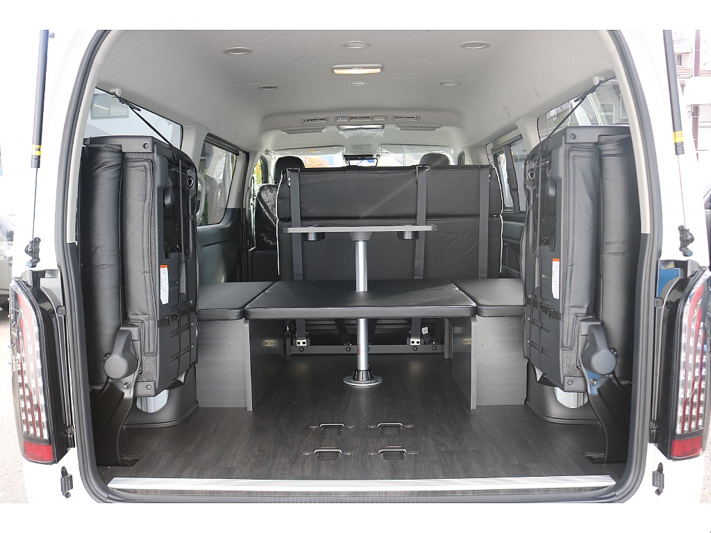 4列目は跳ね上げ可能！