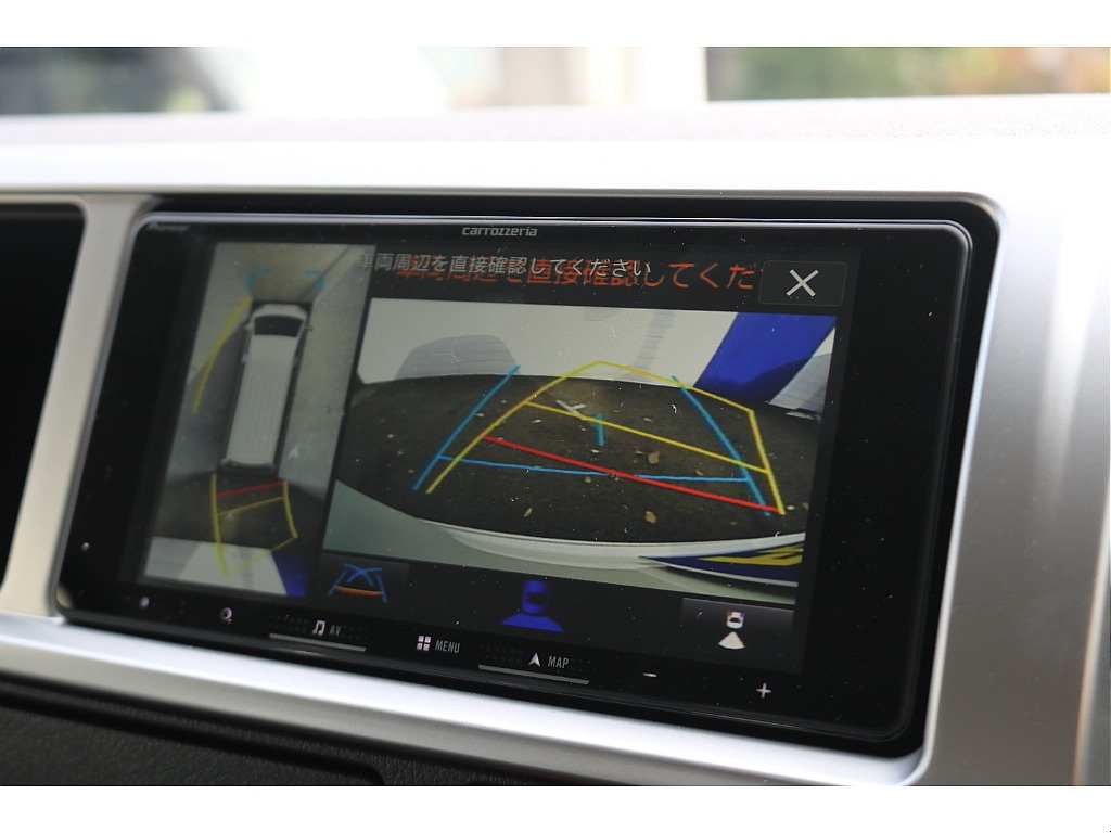 バックカメラ＆パノラミックビューモニター連動！