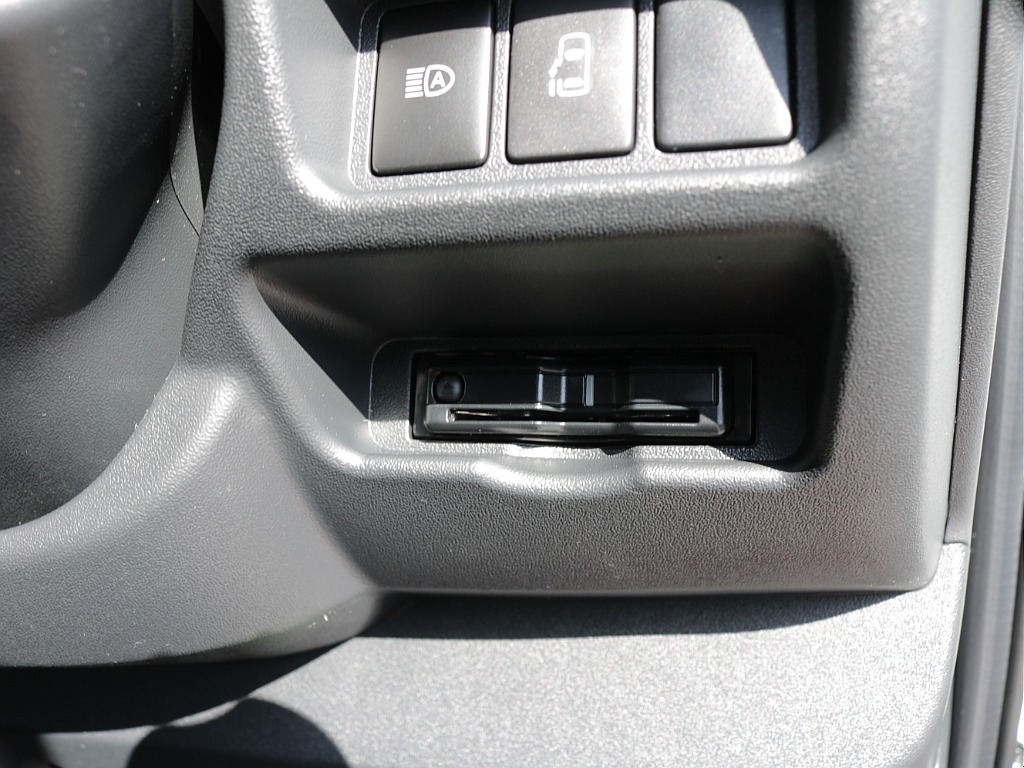 新車ワゴンＧＬリラクシングシートアレンジカスタム車両入庫！オリジナルフロントスポイラーオリジナルオーバーフェンダーオリジナルＬＥＤテールオリジナル１７インチアルミパイオニアＳＤナビフリップダウン装備！