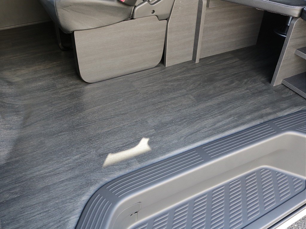 新車ワゴンＧＬリラクシングシートアレンジカスタム車両入庫！オリジナルフロントスポイラーオリジナルオーバーフェンダーオリジナルＬＥＤテールオリジナル１７インチアルミパイオニアＳＤナビフリップダウン装備！