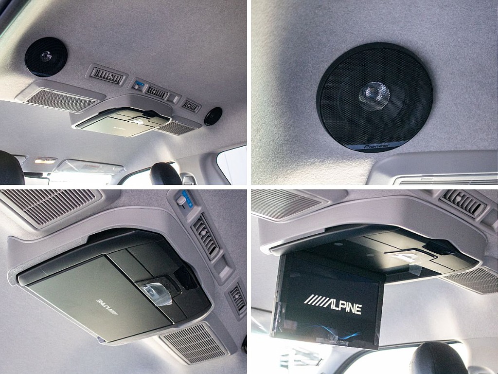 12.8インチの大画面の後席モニターにルーフスピーカーまで装備済みです！後ろの人たちもテレビや音楽もしっかりお楽しみ頂けます！