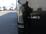 新車ハイエースワゴンＧＬリラクシングシートアレンジ施工済み大画面アルパインツインナビパッケージ装備！オリジナルフロントスポイラーオリジナル１７インチアルミ１．５インチダウンオーバーフェンダーテール装備