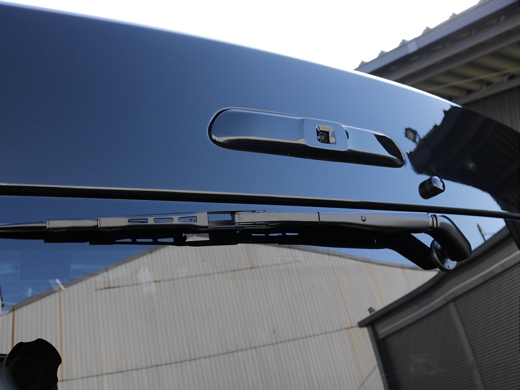 新車ハイエースワゴンＧＬリラクシングシートアレンジ施工済み大画面アルパインツインナビパッケージ装備！オリジナルフロントスポイラーオリジナル１７インチアルミ１．５インチダウンオーバーフェンダーテール装備