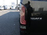 新車ハイエースワゴンＧＬリラクシングシートアレンジ施工済み大画面アルパインツインナビパッケージ装備！オリジナルフロントスポイラーオリジナル１７インチアルミ１．５インチダウンオーバーフェンダーテール装備