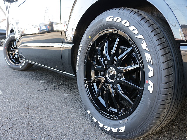 デルフ０６　グロスブラック１７インチアルミ装着済み！！