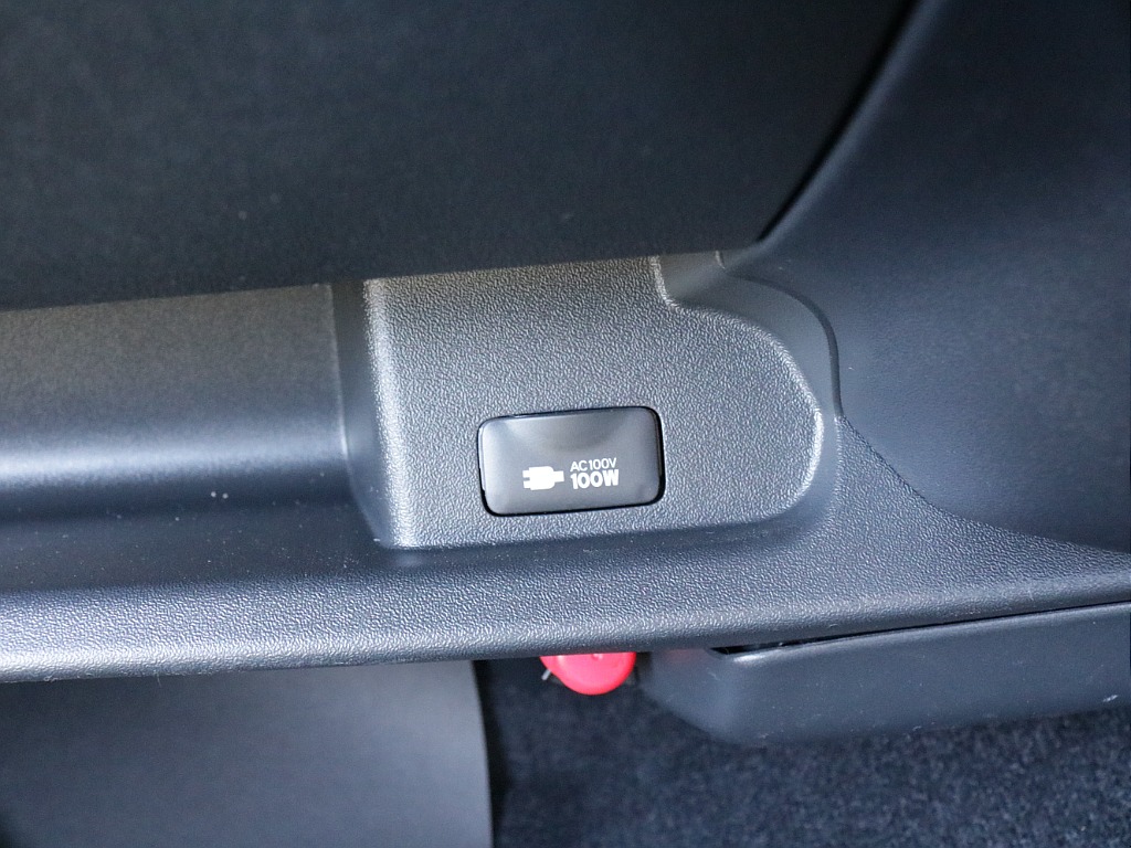 新車ハイエースワゴンＧＬリラクシングシートアレンジ施工済み大画面アルパインツインナビパッケージ装備！オリジナルフロントスポイラーオリジナル１７インチアルミ１．５インチダウンオーバーフェンダーテール装備