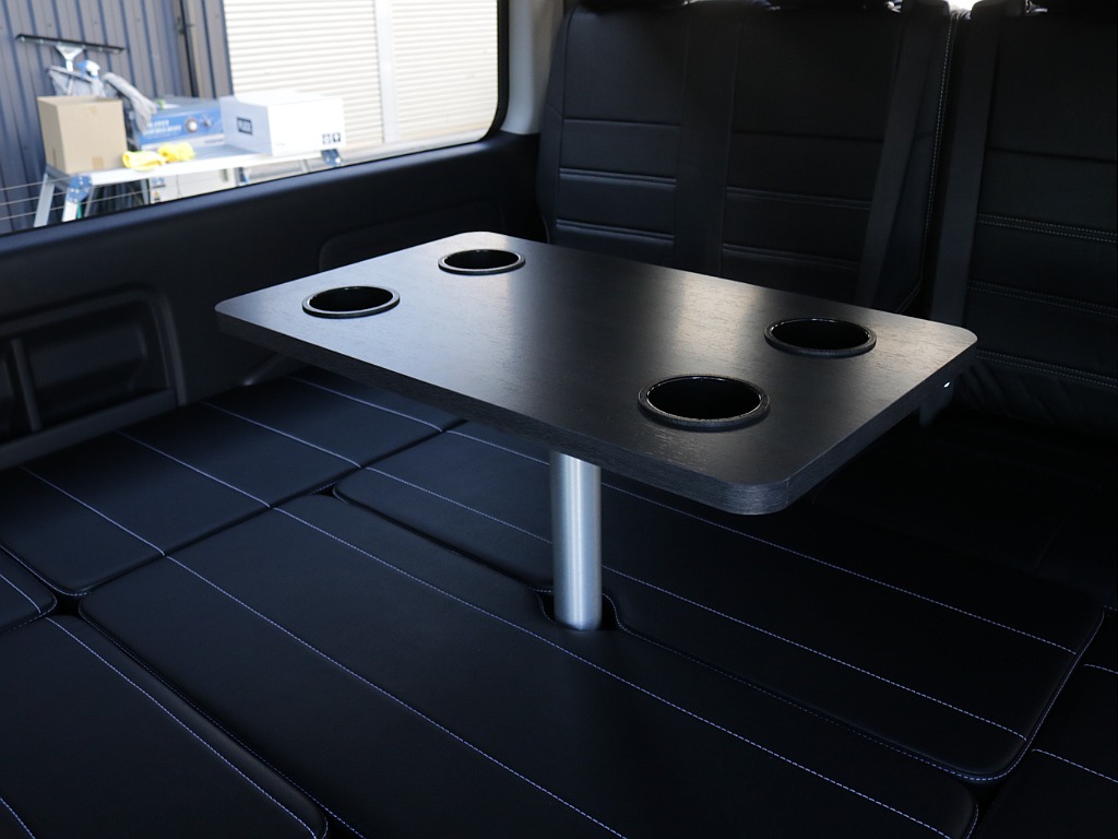 新車ハイエースワゴンＧＬリラクシングシートアレンジ施工済み大画面アルパインツインナビパッケージ装備！オリジナルフロントスポイラーオリジナル１７インチアルミ１．５インチダウンオーバーフェンダーテール装備