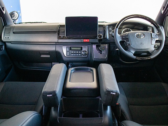 運転席周りのお写真になります！新車でのご案内になります！