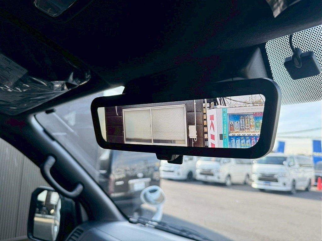 トヨタ ハイエースバン(13枚目)