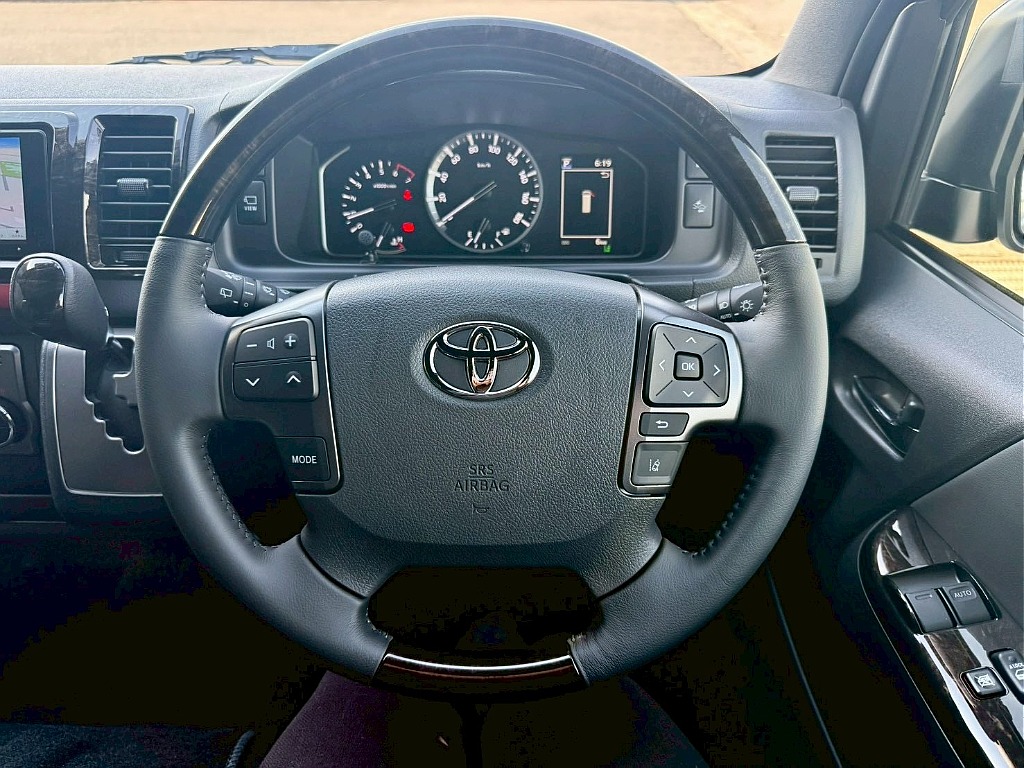 トヨタ ハイエースバン(17枚目)