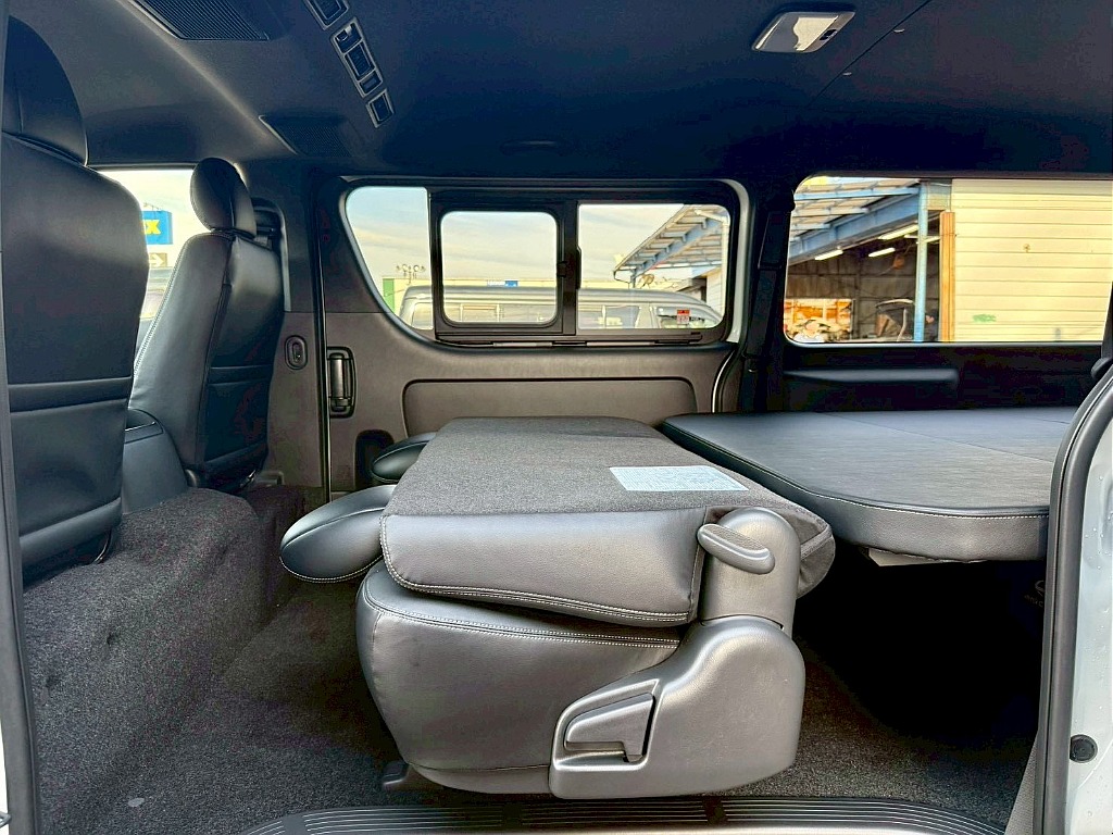 トヨタ ハイエースバン(20枚目)