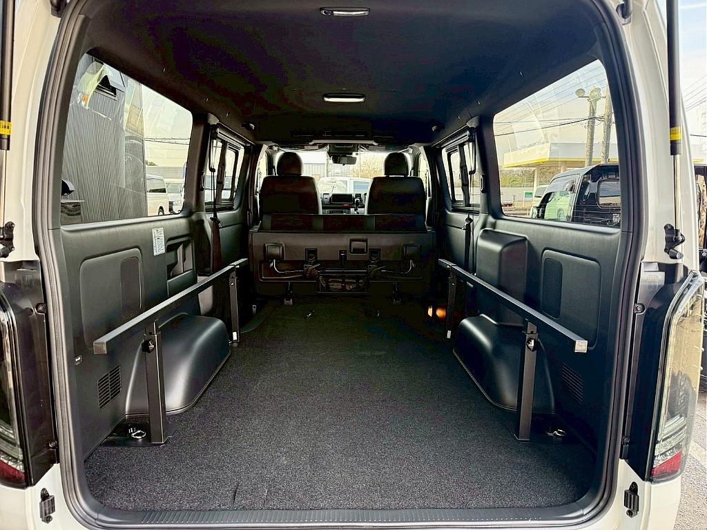 トヨタ ハイエースバン(22枚目)