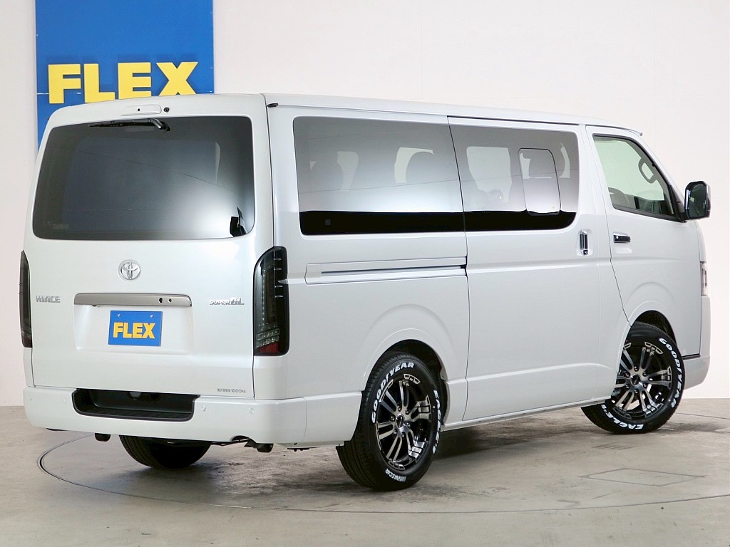 トヨタ ハイエースバン(5枚目)