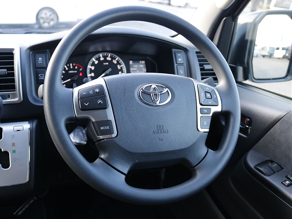 ハイエース最大級専門店☆豊富な在庫の中からお選び頂けます♪ライフスタイルに合ったお車をご提案！気になる燃費、お得な装備、希少な特別仕様車、カスタム、なんでもご相談下さい！！