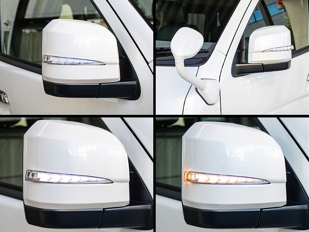 アヴェストのウィンカーミラーをボディ同色で装備してます！他とは違った一台に仕上がってます！