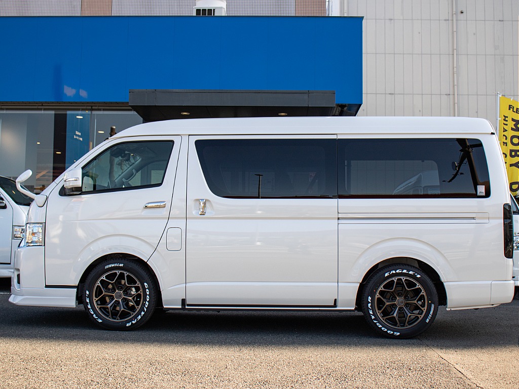 メーカーオプションのパワースライドドア付いてます！