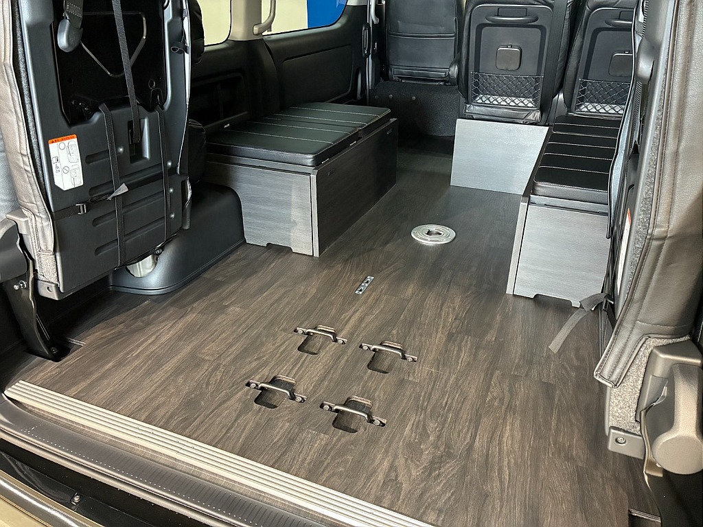 専用床張りフローリング施工！