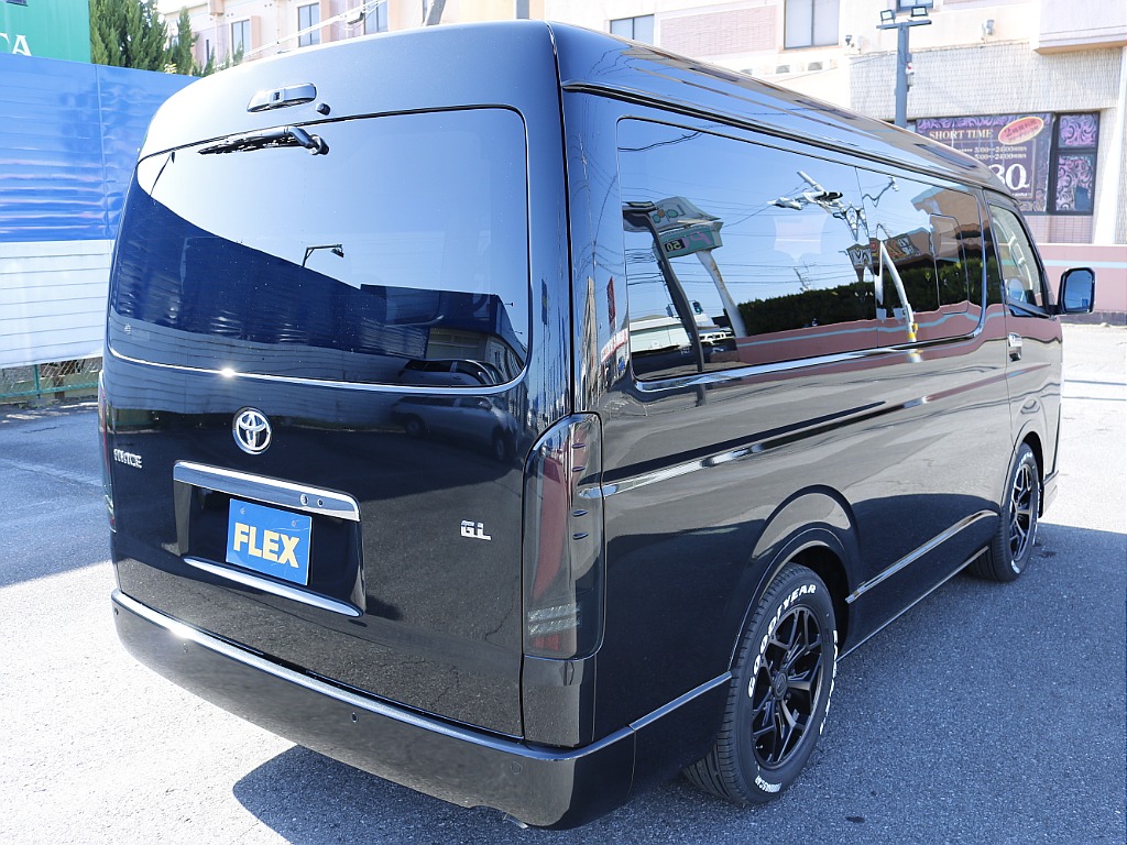 茨城県つくば市にハイエース専門の新車・中古車の展示場を展開！人気のグレード・年式をその場で見比べられます♪皆様のご来場、お問合せを心よりお待ちしております☆