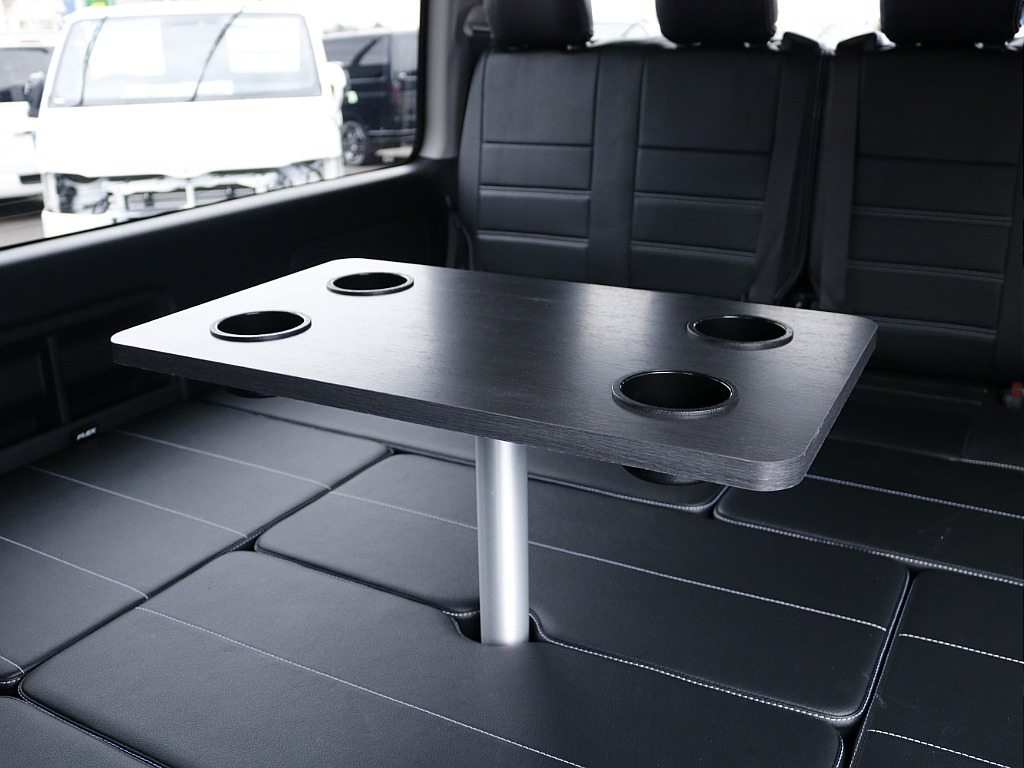 ドリンクホルダーを備えたセンターテーブル☆ 脱着も可能です♪