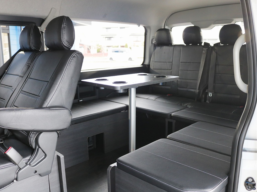 テーブルを囲むことも可能