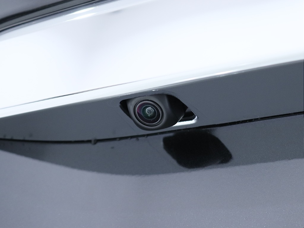 バックカメラももちろんついております！