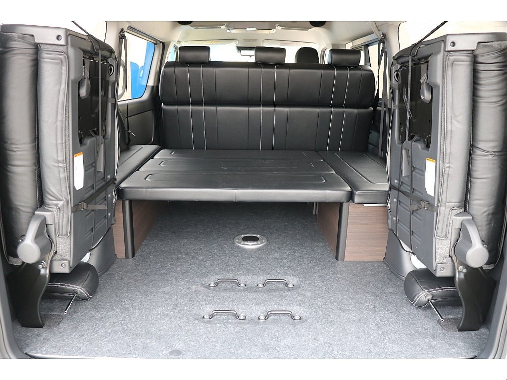 4列目は跳ね上げも可能！