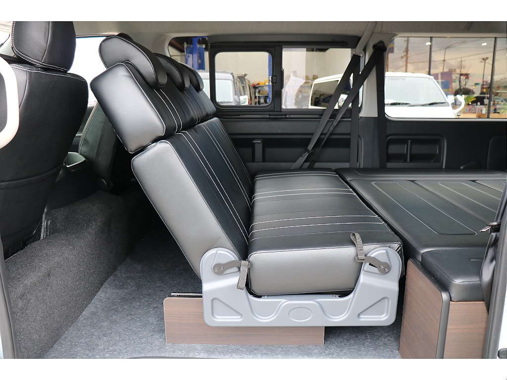 後ろ向き座席も可能！