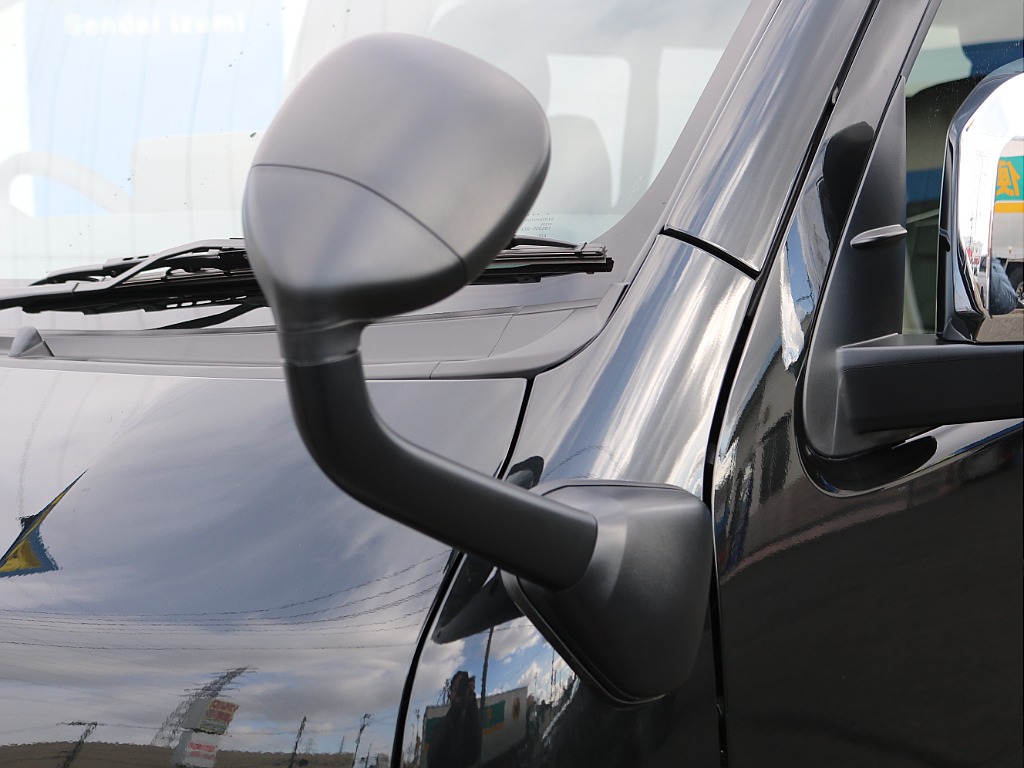 ＦＬＥＸグループは「すべての人に愛車を」をコンセプトに車種別に全国展開中！愛車と一緒に、ライフスタイルを充実させてもらいたいという思いで、ランクル仙台泉店では皆様のご要望になんでもお応えします♪